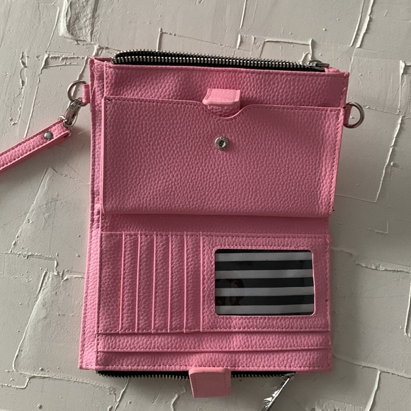 Marc Terro Wristlet with Cat and Heart Design - Picture 10 of 13